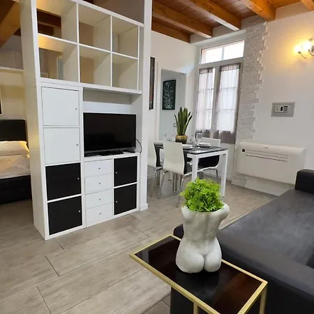 Apartment Medioevo Ii - In Como